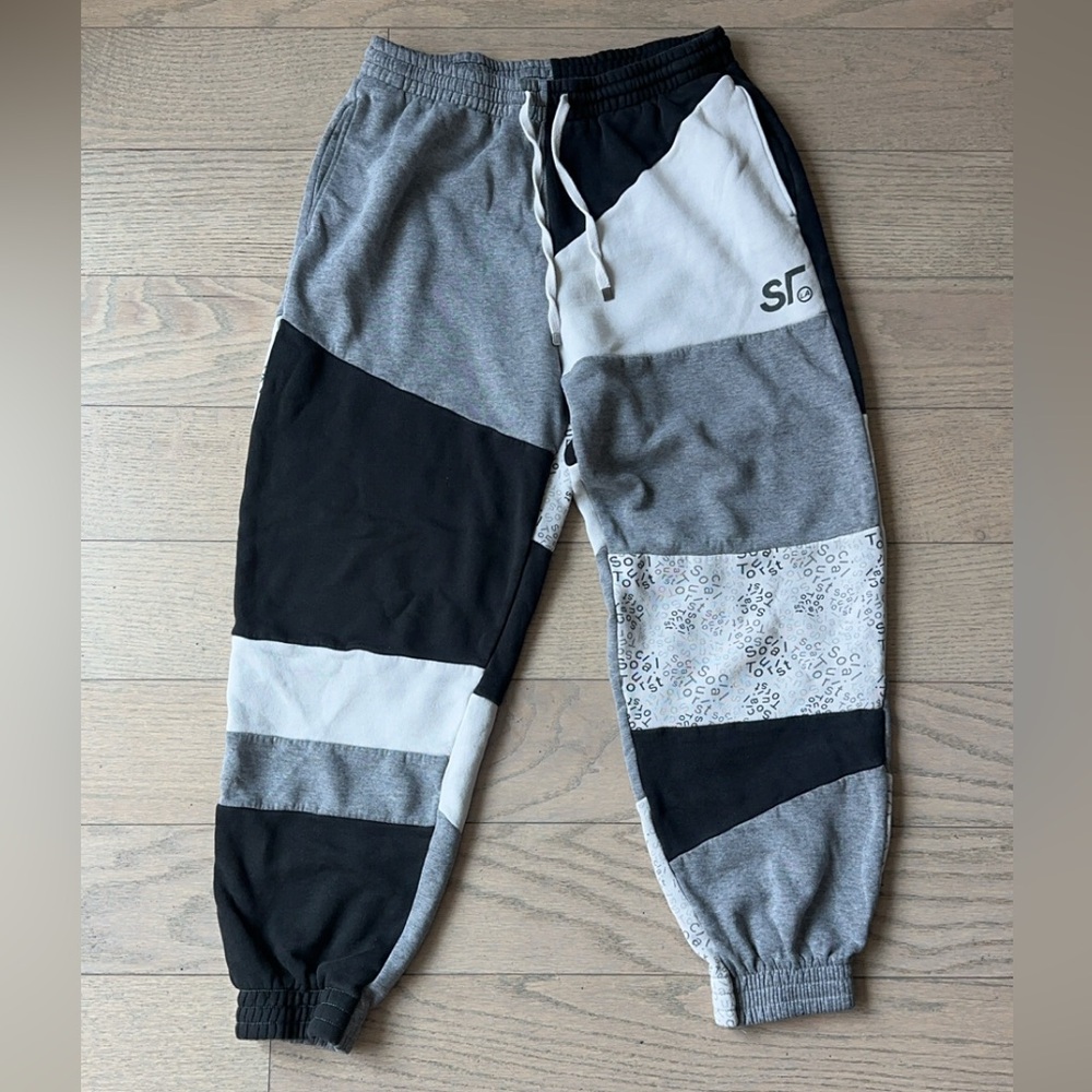 Social Tourist Logo Dad Joggers